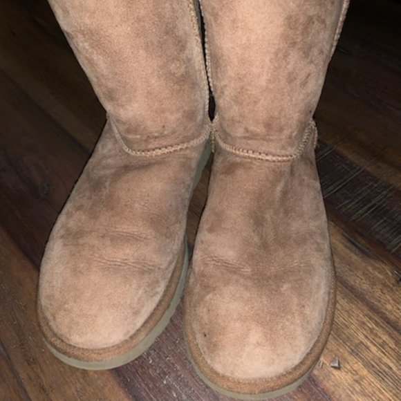 Uggs Classic Tan Boots Size 7 - Picture 3 of 4